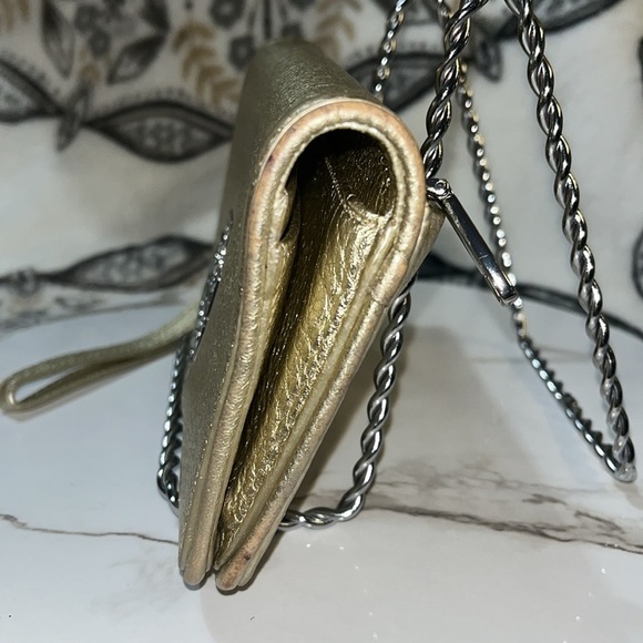 Tory Burch Metallic Gold Leather Britten Wallet - Picture 4 of 16